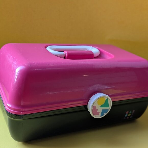 Vintage 90s Caboodles Makeup Case Pink & Black Geometric Logo Plastic Train Case - Picture 2 of 9